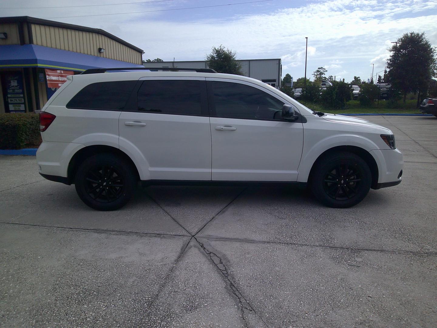 2019 WHITE DODGE JOURNEY SXT (3C4PDCBB5KT) , located at 1200 Cassat Avenue, Jacksonville, FL, 32205, (904) 695-1885, 30.302404, -81.731033 - Photo#2